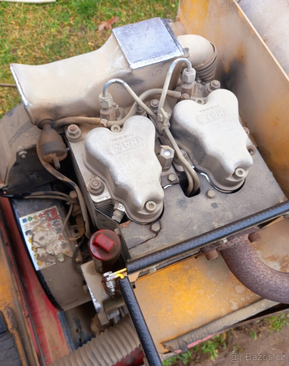 Příkopový vibrační válec - 9