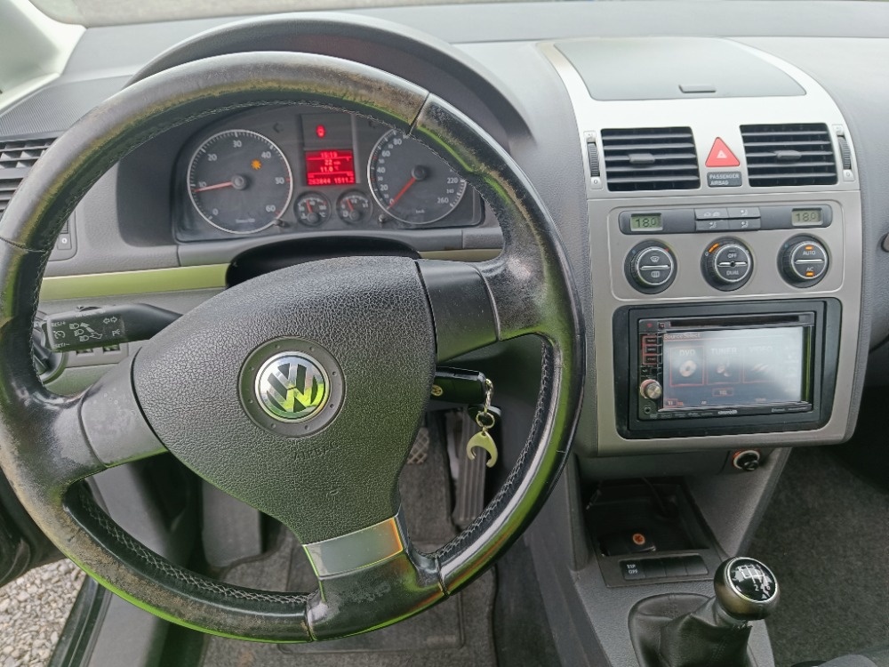 VW Touran 1,9 TDi 7-míst - 9