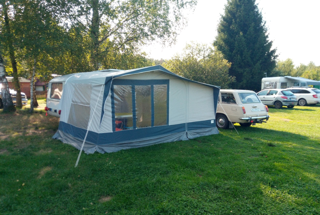 Obytný přívěs QEK Junior + před stan - 9