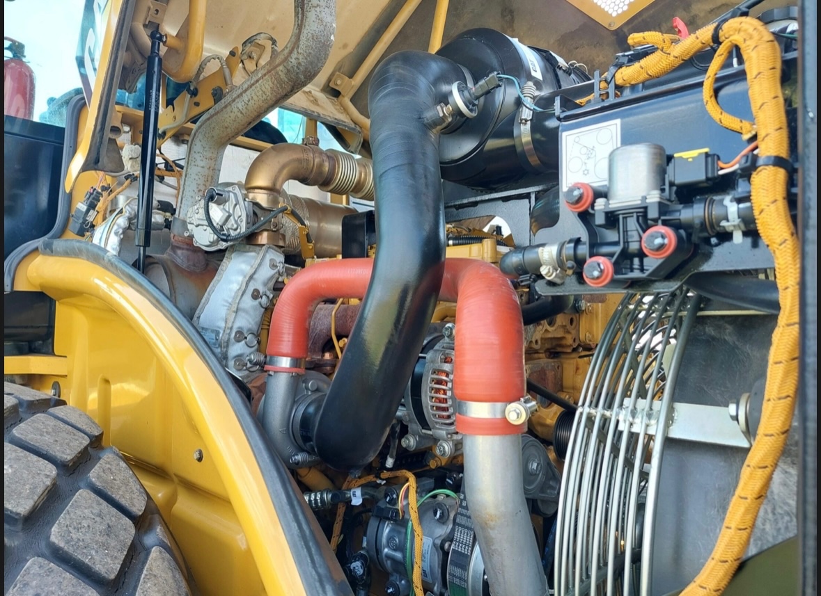 Valec Caterpillar CS64B - 9