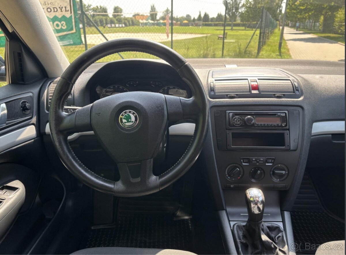 ŠKODA OCTAVIA 1.6 85 KW FSI - BENZÍN - 9