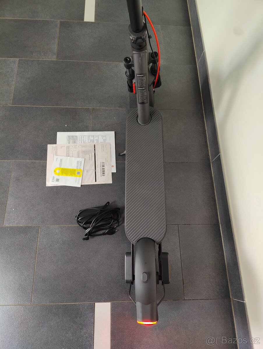Elektrokoloběžka Xiaomi Electric Scooter 5 EU - 9