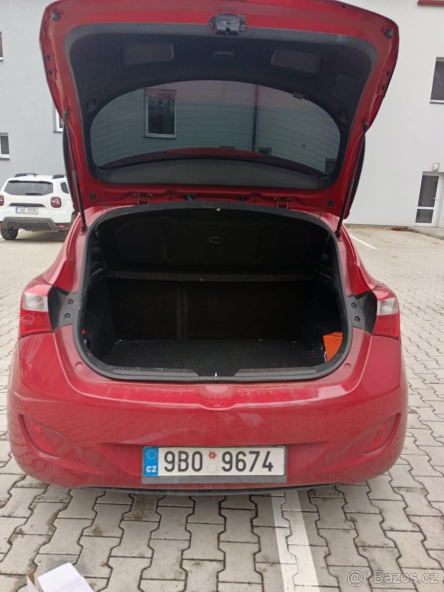 Hyundai i30 1.6 Hatchback (2012) – Po velkém servisu - 9
