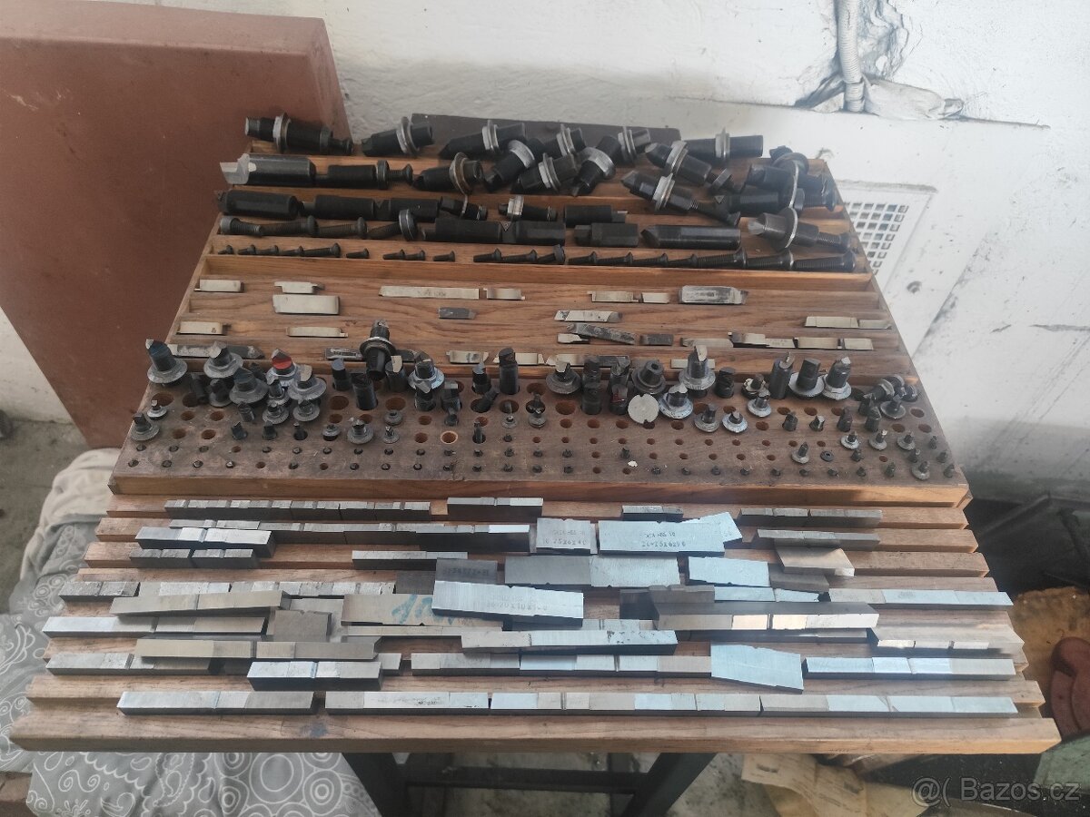 nastroje k vyvrtavačce W 100 - 9