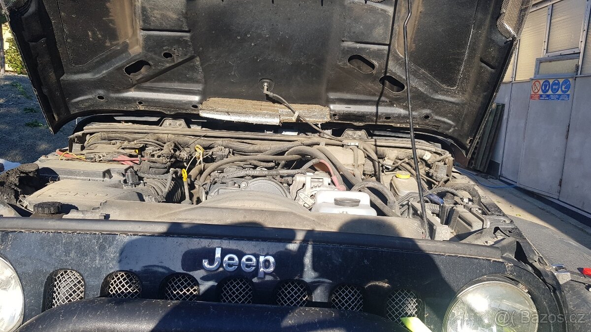 prodám Jeep wrangler rubicon JK možný odpočet DPH - 9