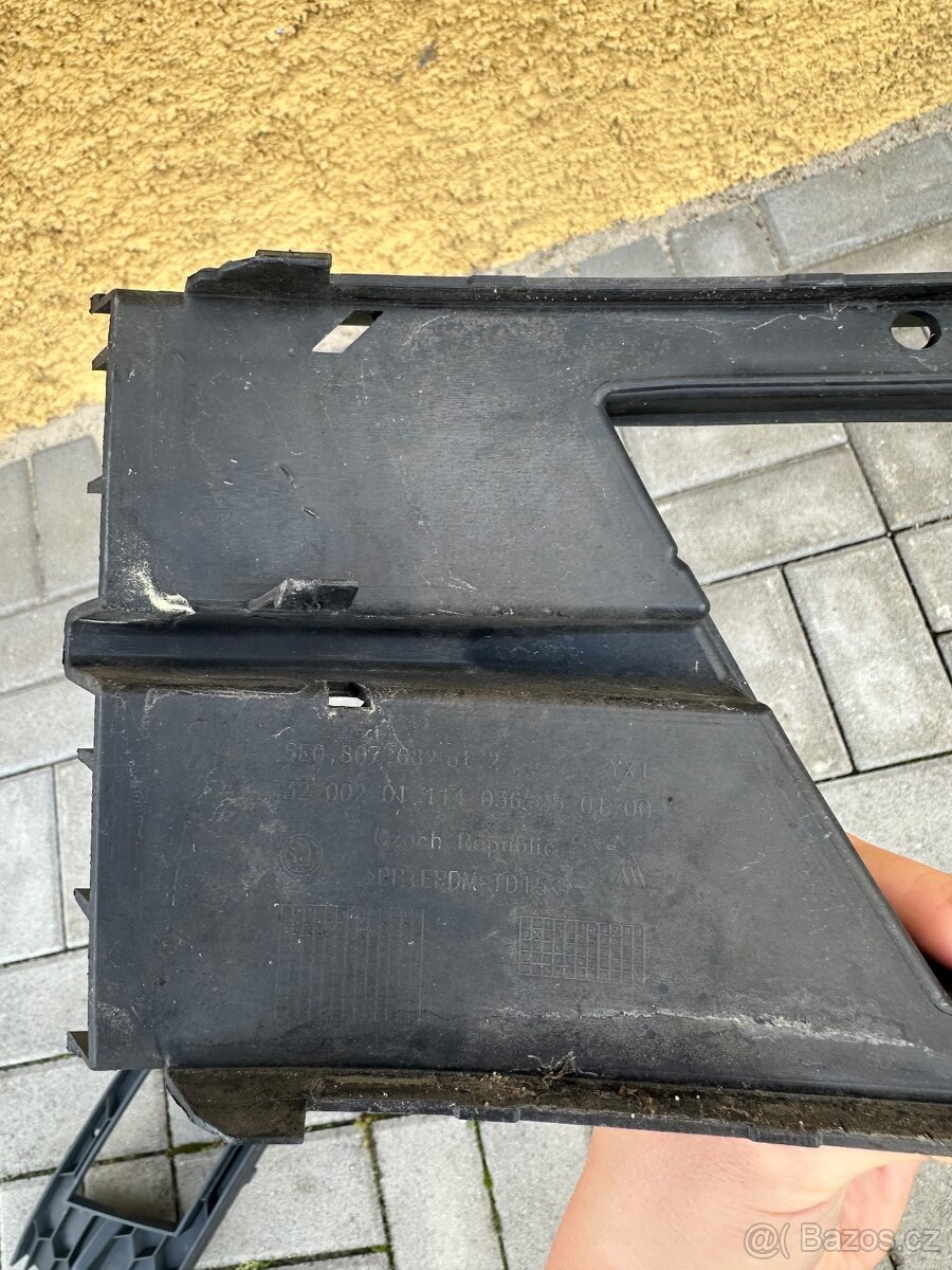 Přední mlhovky a mřížky Škoda Octavia III - 9