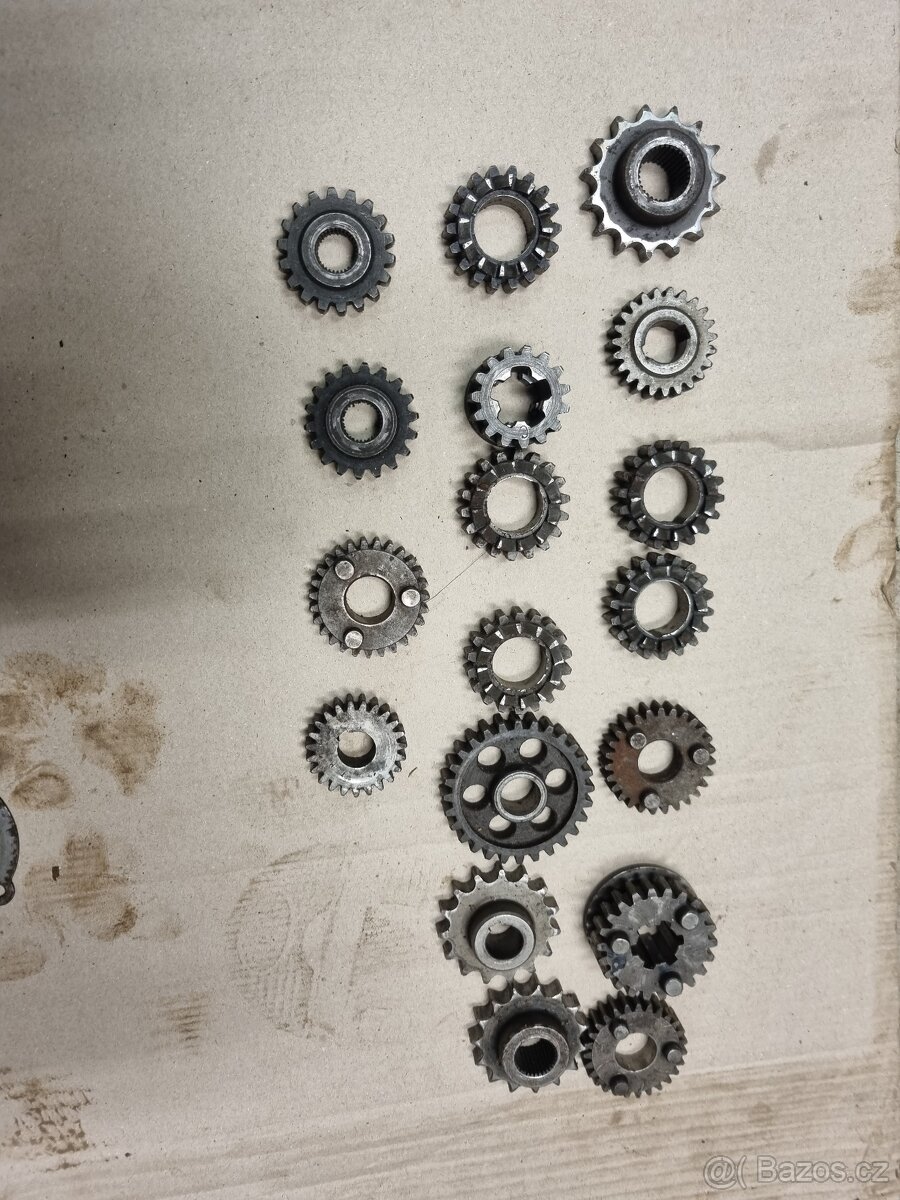 Prodám dily čz 125 a 150 - 9