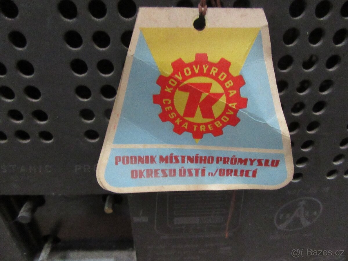 Nabízím staré radio Tesla Máj. Netestováno. Prodávám jako n - 9