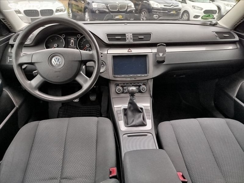 VW Passat 2.0 TDi 103kW, r.v. 6/2010, naj. 258.691 km - 9