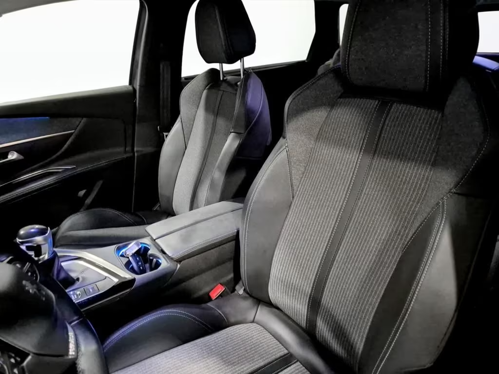 Peugeot 5008 BlueHDi Allure Pack S&S 7 míst rok 2021 - 9