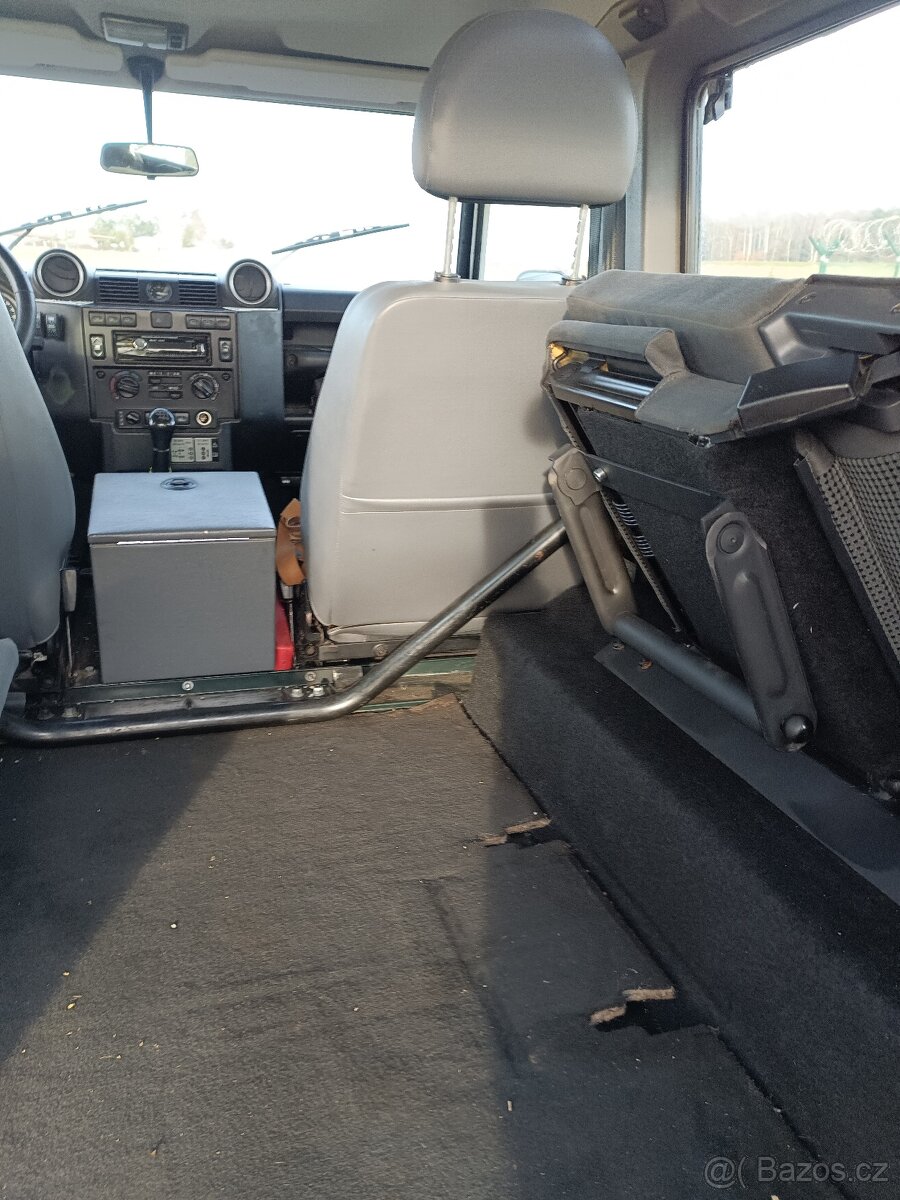 Land Rover Defender 90 - 9