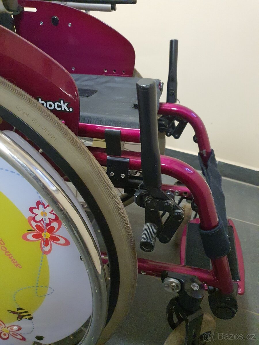 úzký skládací TOP invalidní vozík - 9