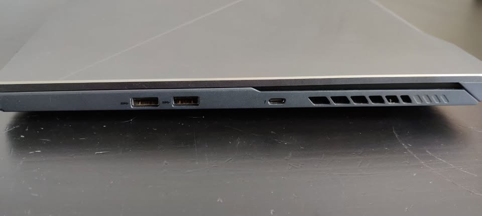 Herní notebook Asus ROG Zephyrus Duo 15 GX550LWS-HF070T - 9