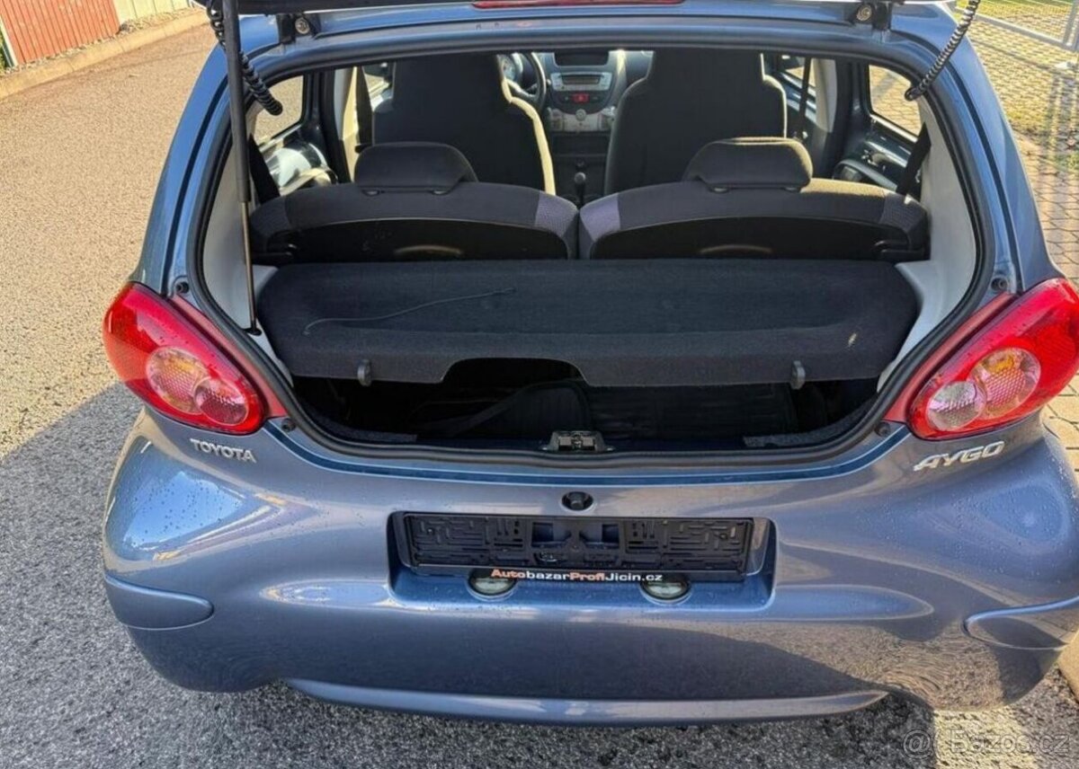 Toyota Aygo 1,0 i klima serviska nová STK benzín - 9