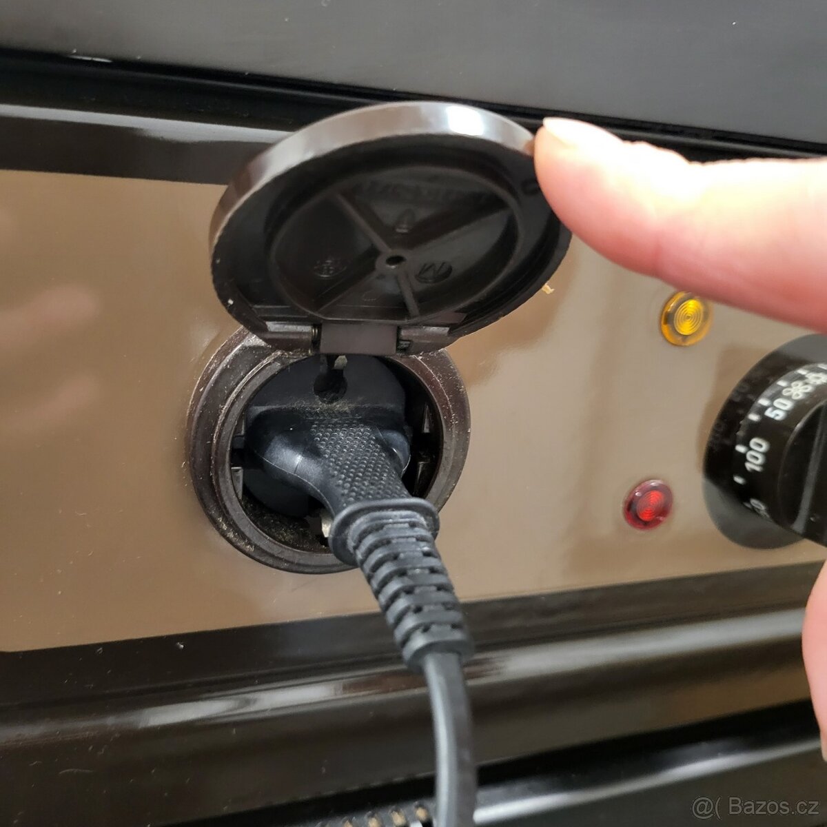 multifunkční hnědý sporák, JAKO NOVÝ, 220V - 9