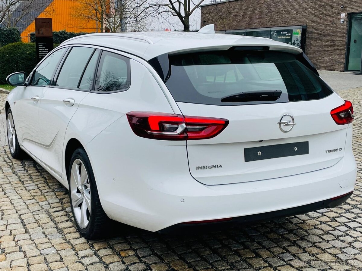 Opel Insignia 2.0CDTi 125KW MANUÁL KAMERA VÝHŘEV SERVISKA - 9