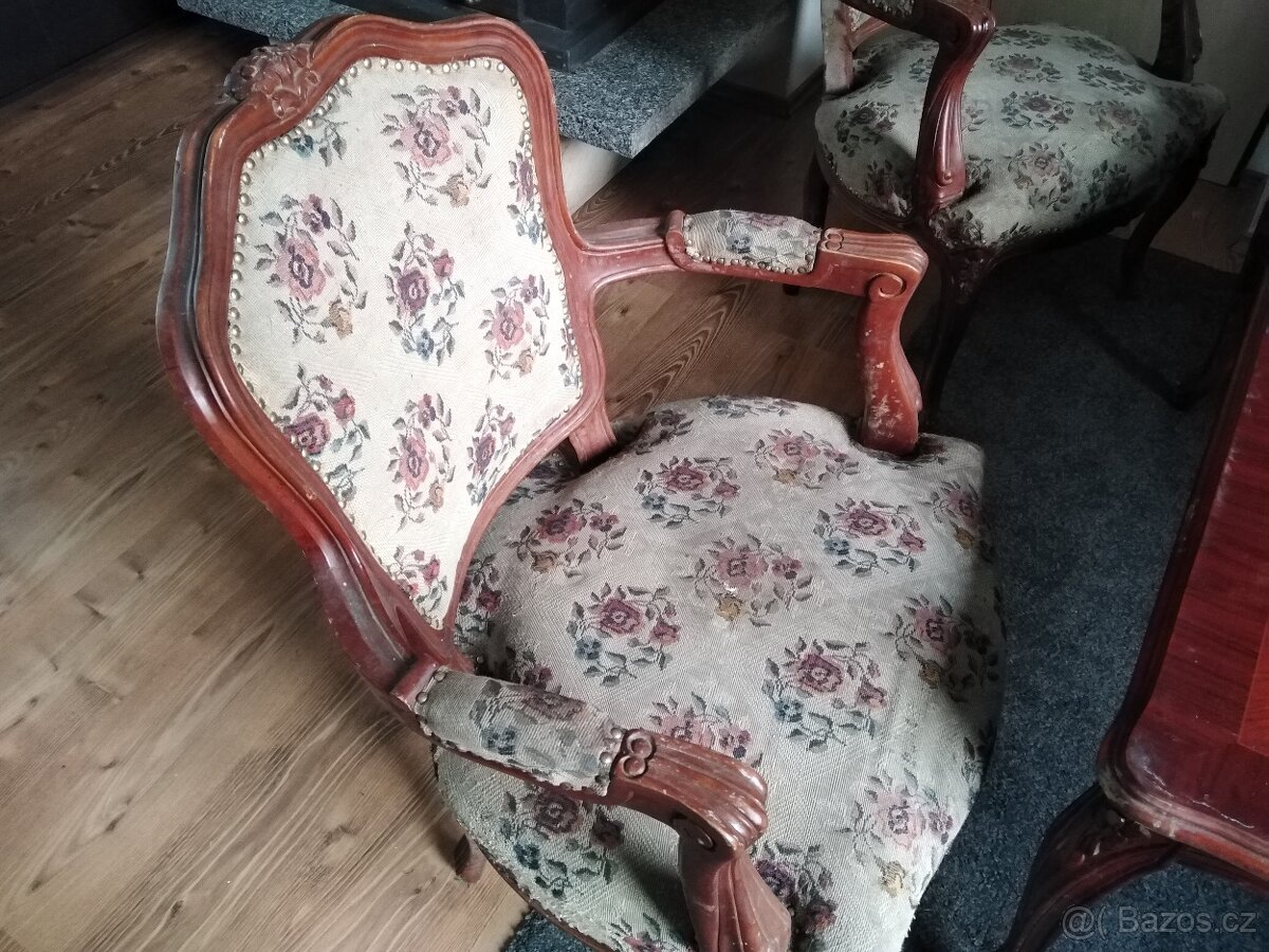 Starozitna sedaci souprava,stolek a 2 křesla, sofa - 9