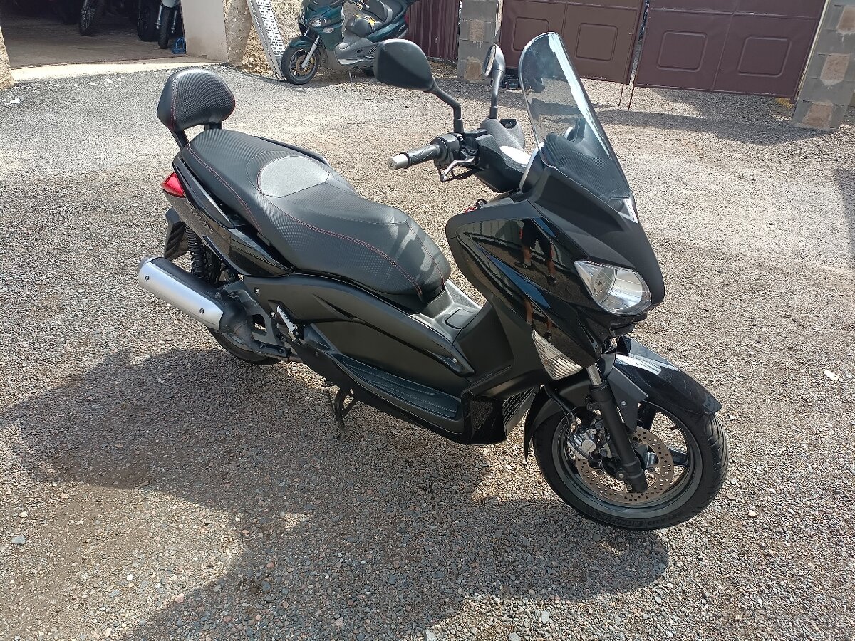 yamaha x max 125i rv.2012 cz doklady v ceně - 9
