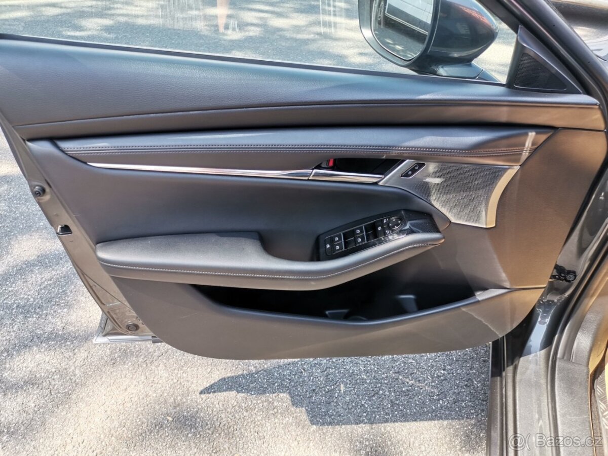 Mazda 3 2.0iX 132kw Full výbava - 9