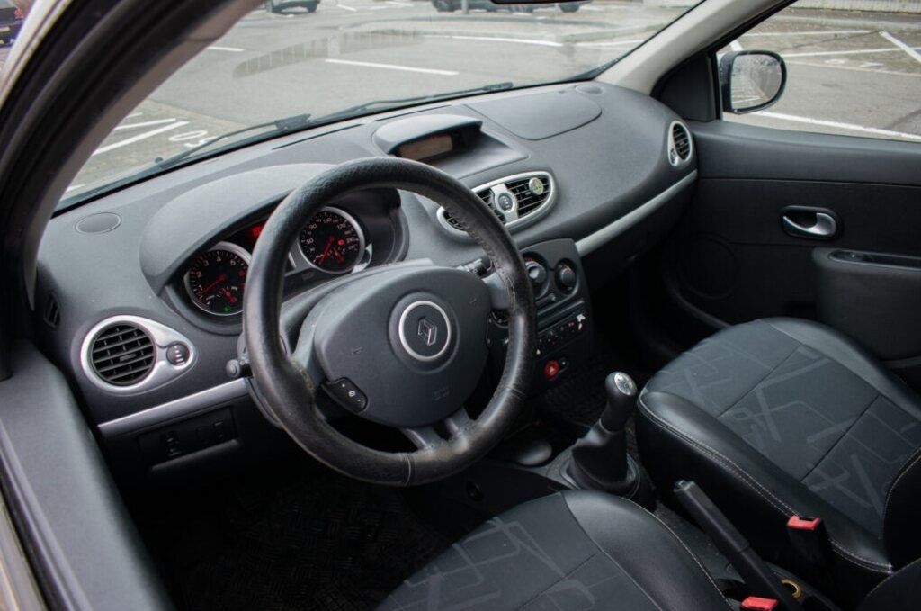 Renault Clio Grandtour 1.2 SK / 1.majiteľ - 9