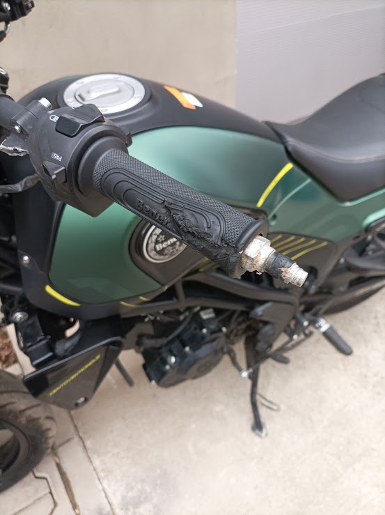 Benneli Leoncino 125 - 9