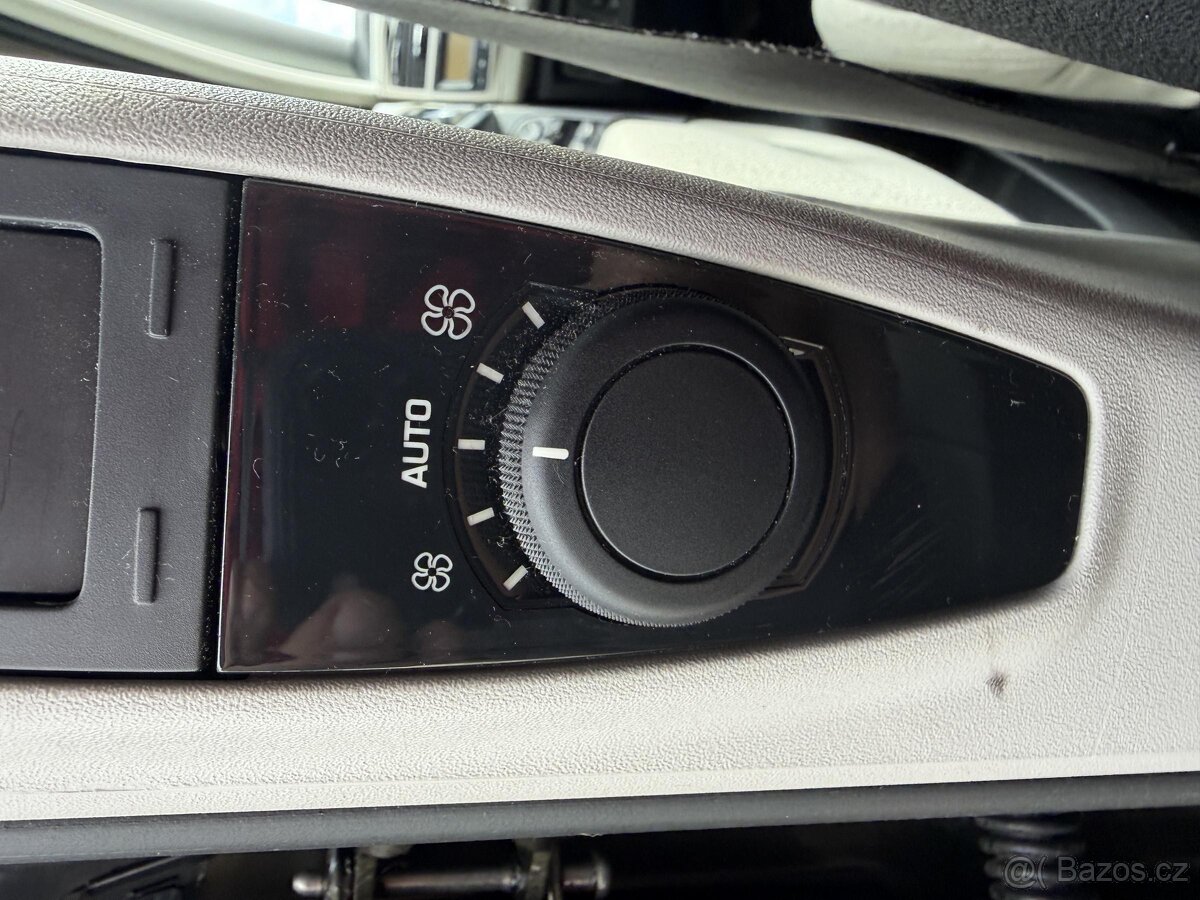 Citroën C4 Picasso 1.6 HDI , 82 kW nafta, 2013 - 9