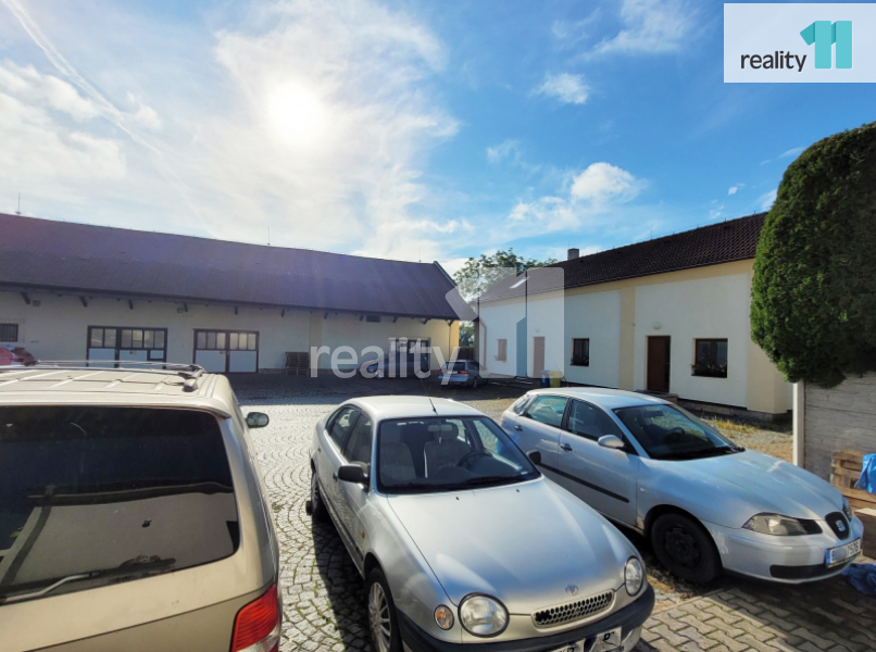 Rezidenčně, výrobně - skladový areál s pozemky 14 680m2, Hra - 9