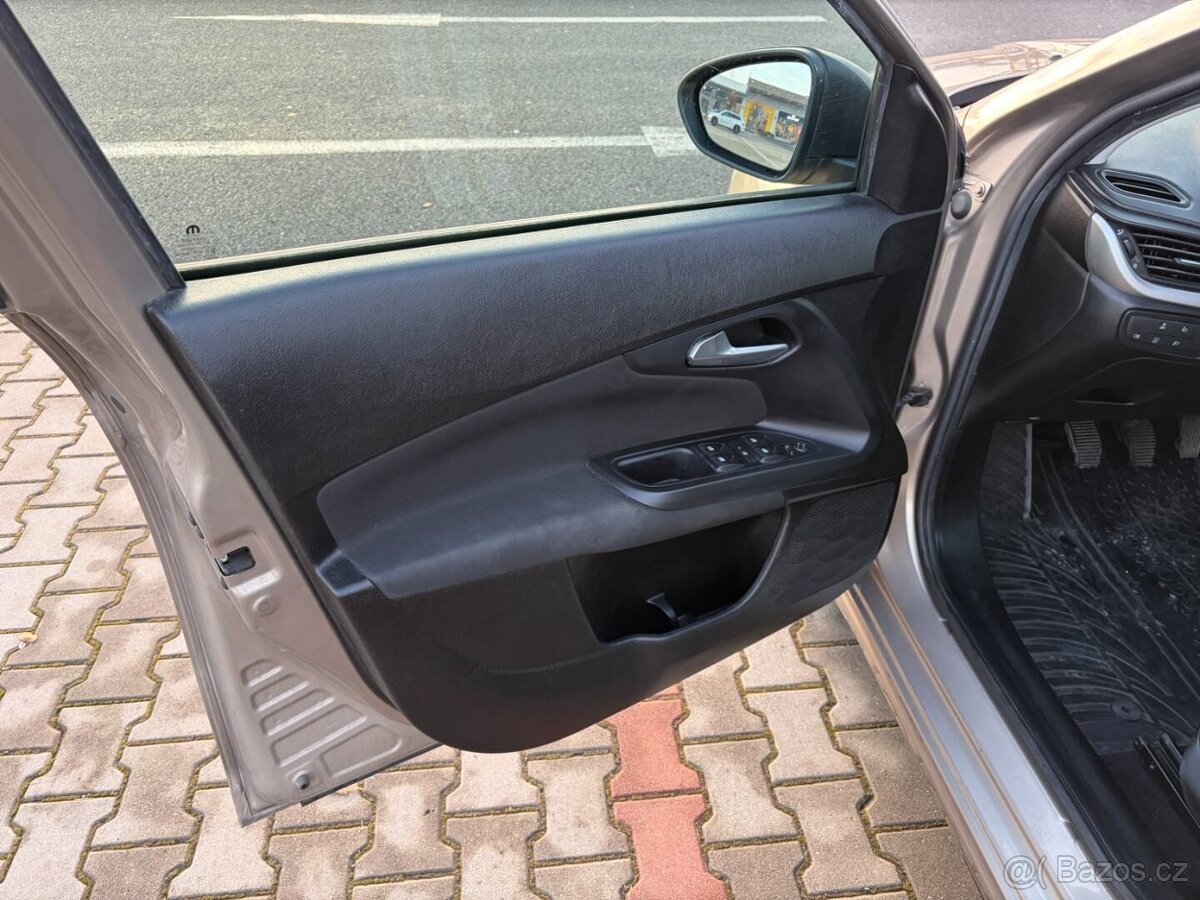 Fiat Tipo 1.4i 16V 70kw digi klima koup. ČR - 9