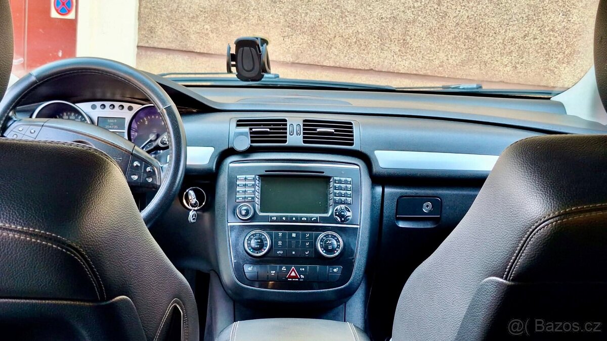 Mercedes-Benz R 320 CDI 4MATIC | 7 míst - 9