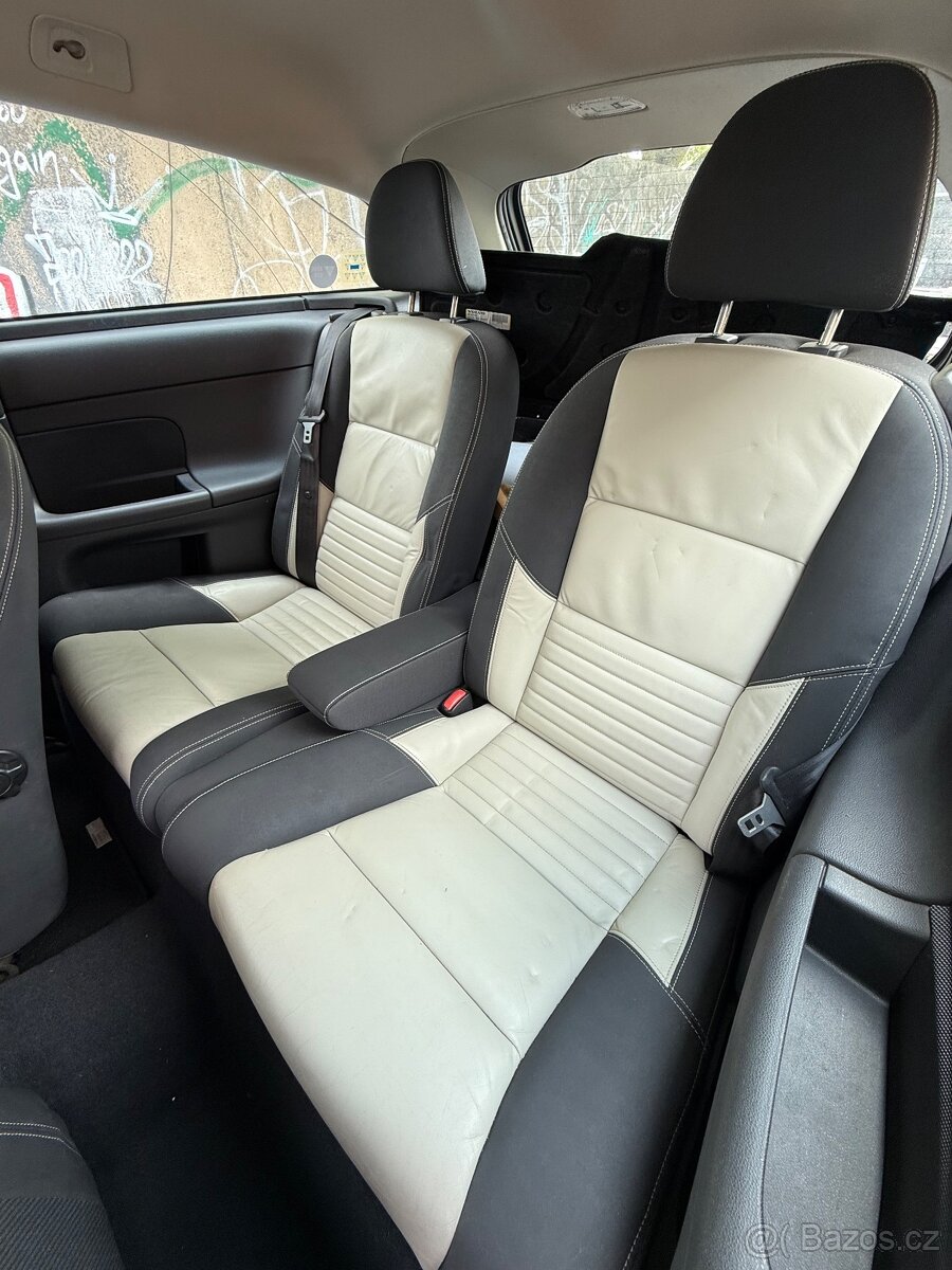 Volvo C30 R-DESIGN 1.6i - 9