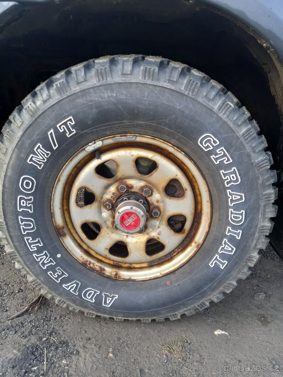 Nissan navara d22 valník - 9