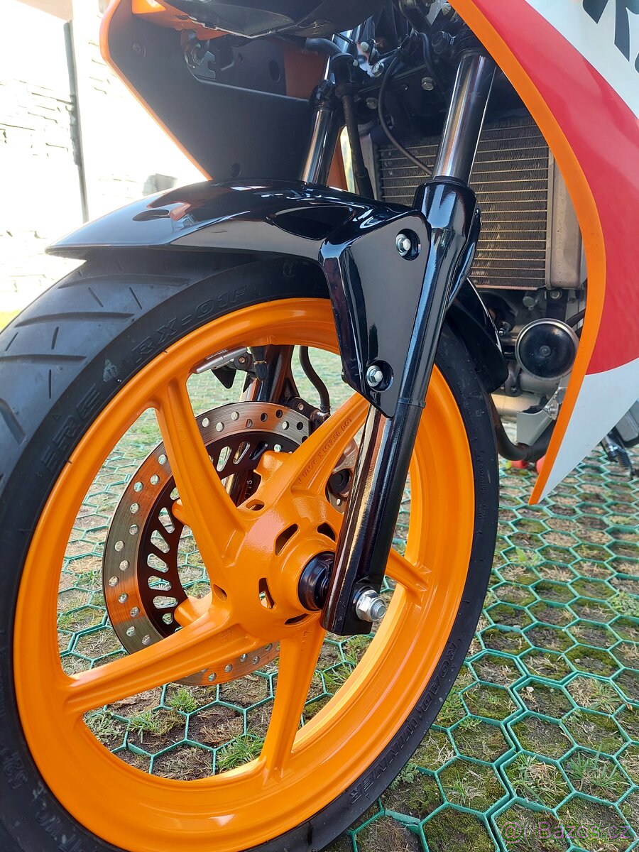 Honda cbr 125 repsol - 9