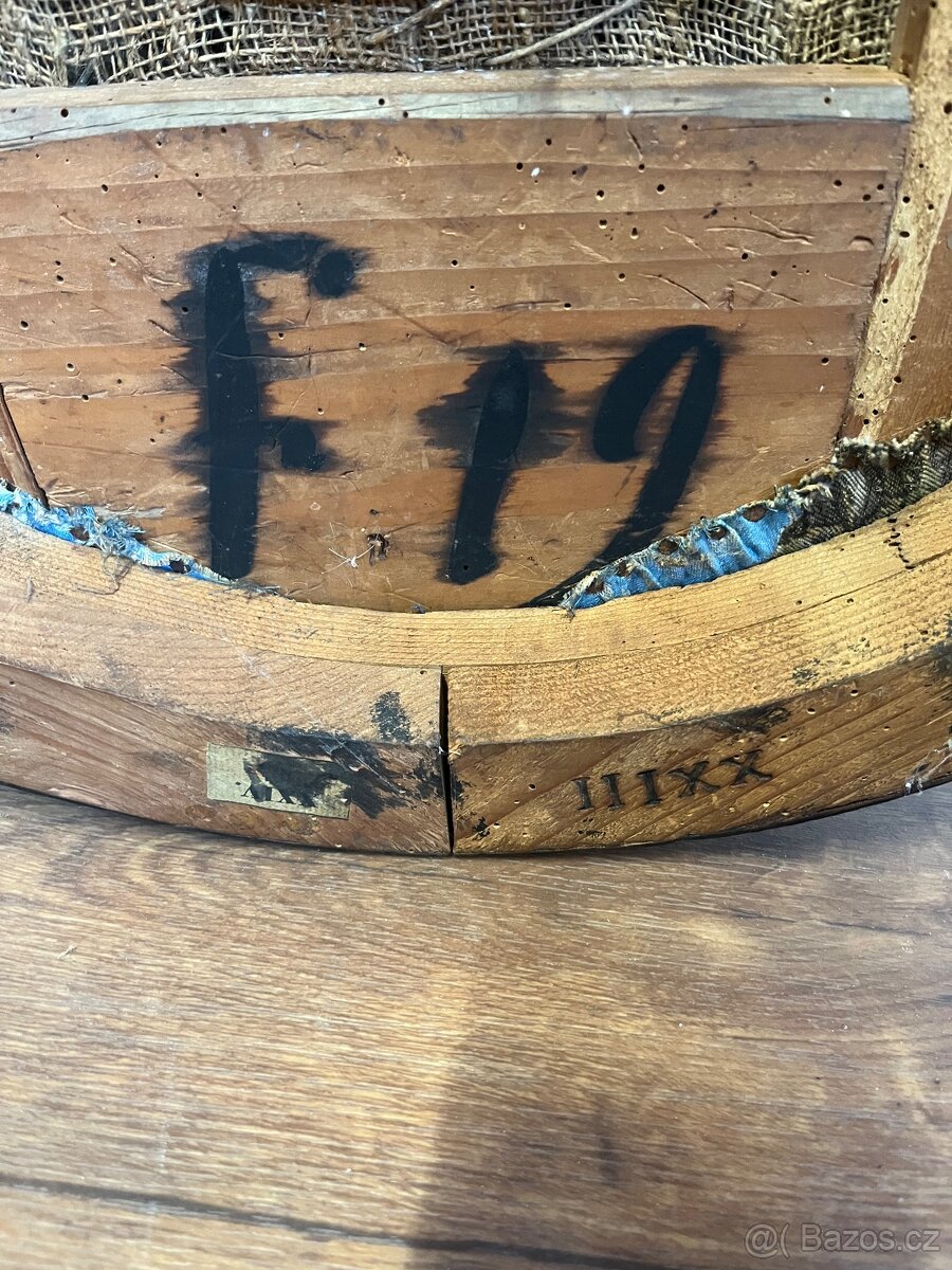 Starožitné křeslo - 9