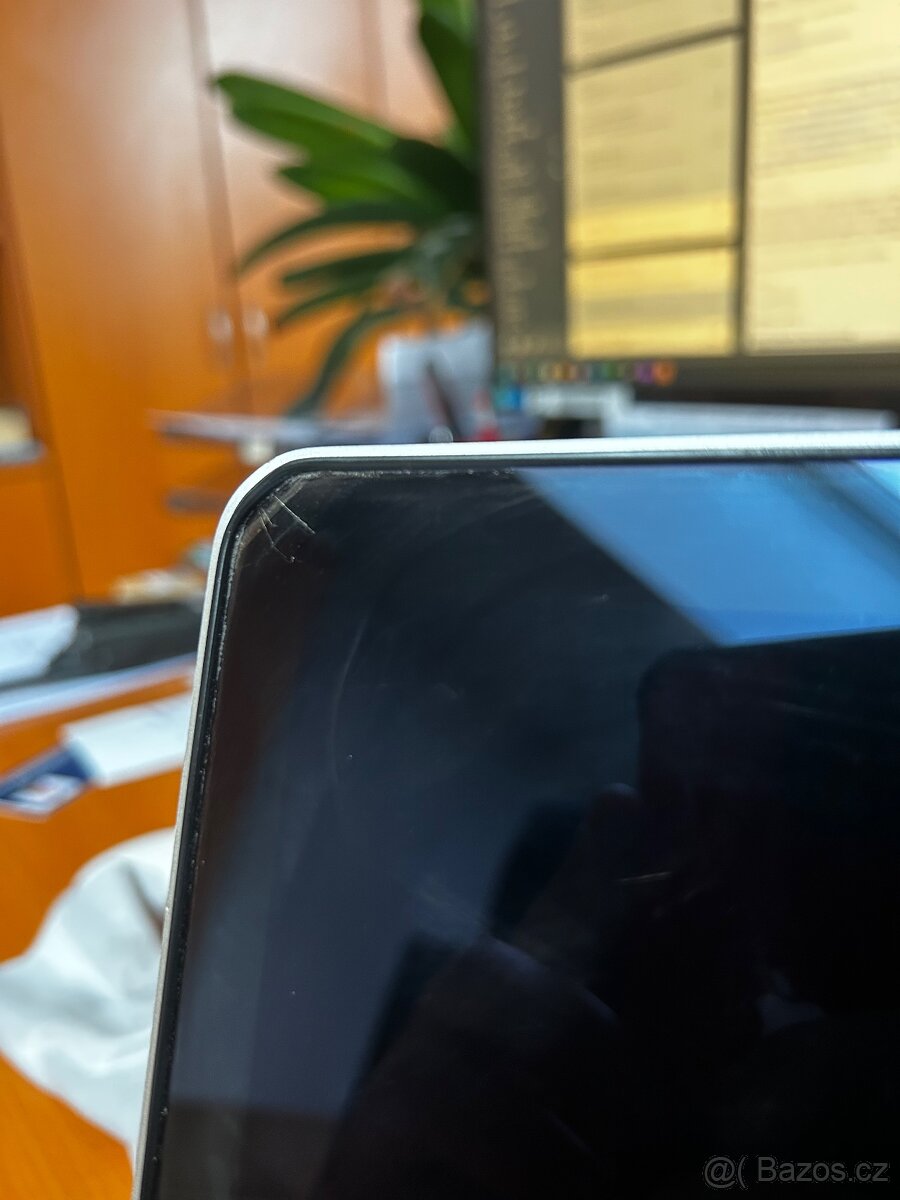 MacBook Pro 13” Early 2015, i5 / 8GB / 128GB - 9