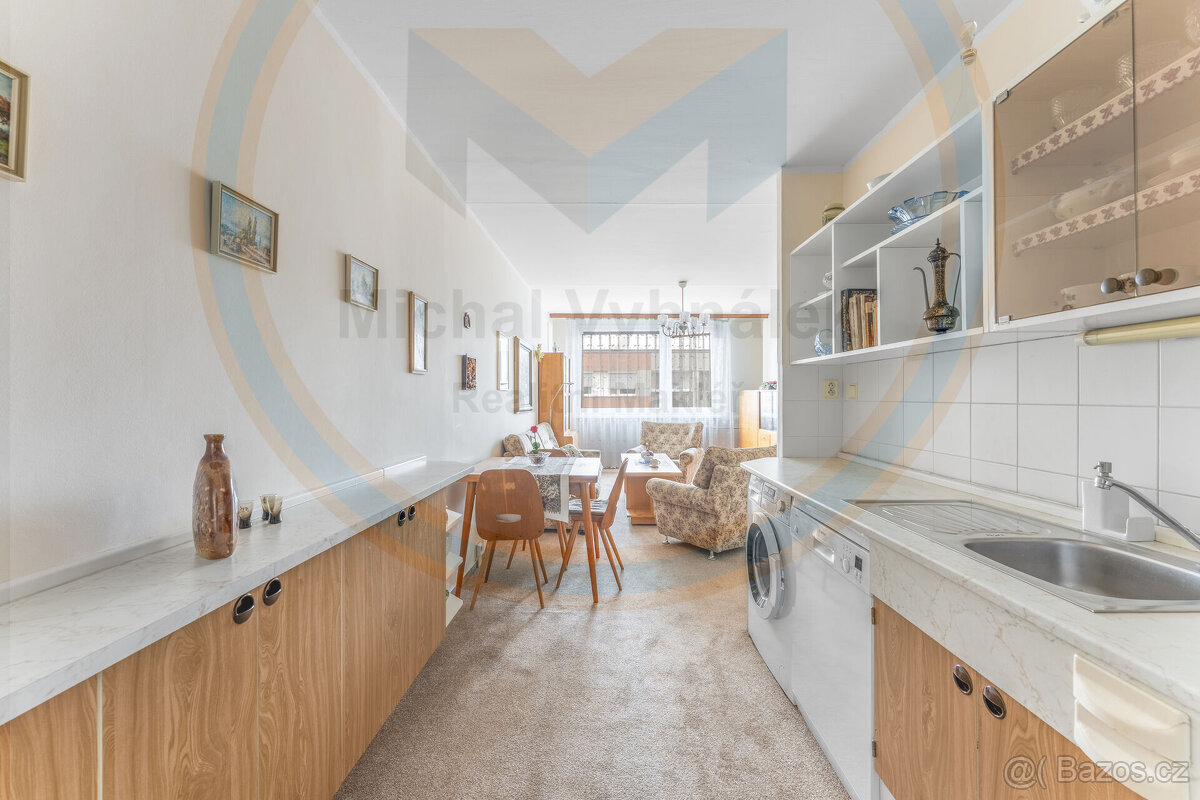 Prodej bytu 3+kk (71 m²) s lodžií a sklepem, Letovská, Praha - 9