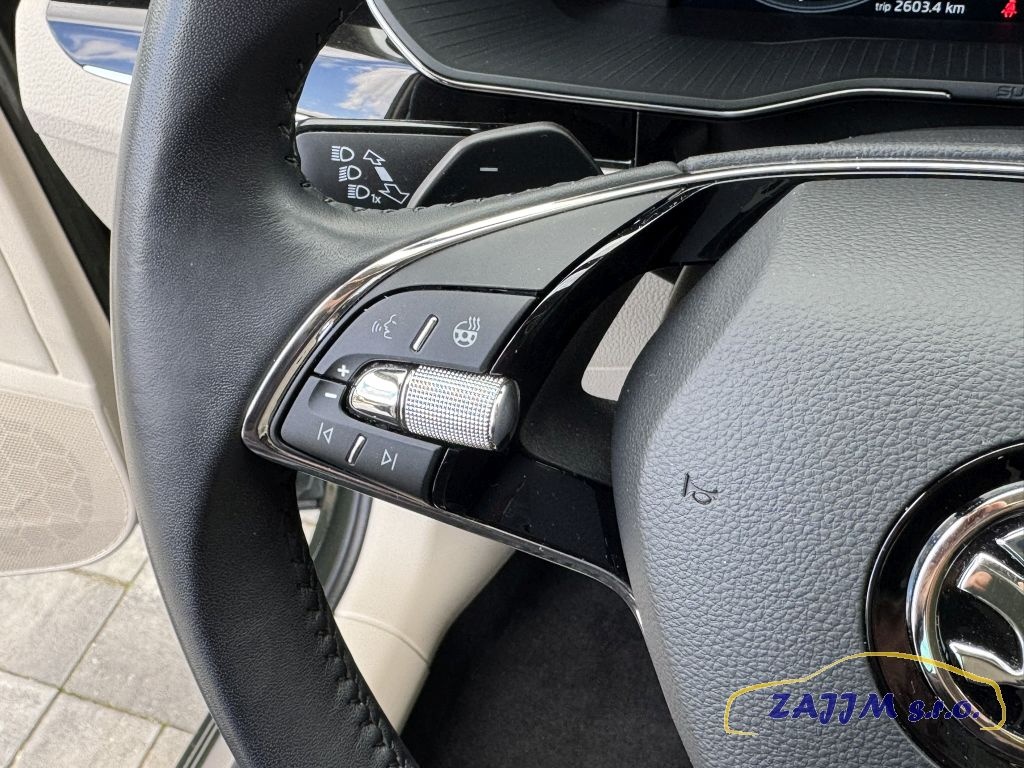 Škoda Superb L&K 2.0TDI 147kw 4x4 DSG 5/2023 DPH - 9