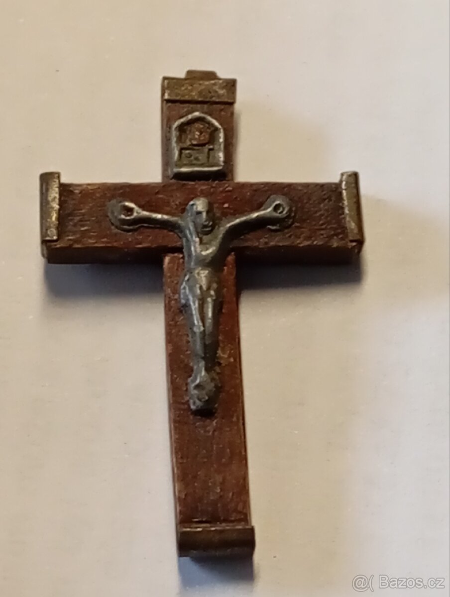 Kříže, madonky, sv. obrázky a staré modlitební knížky - 9