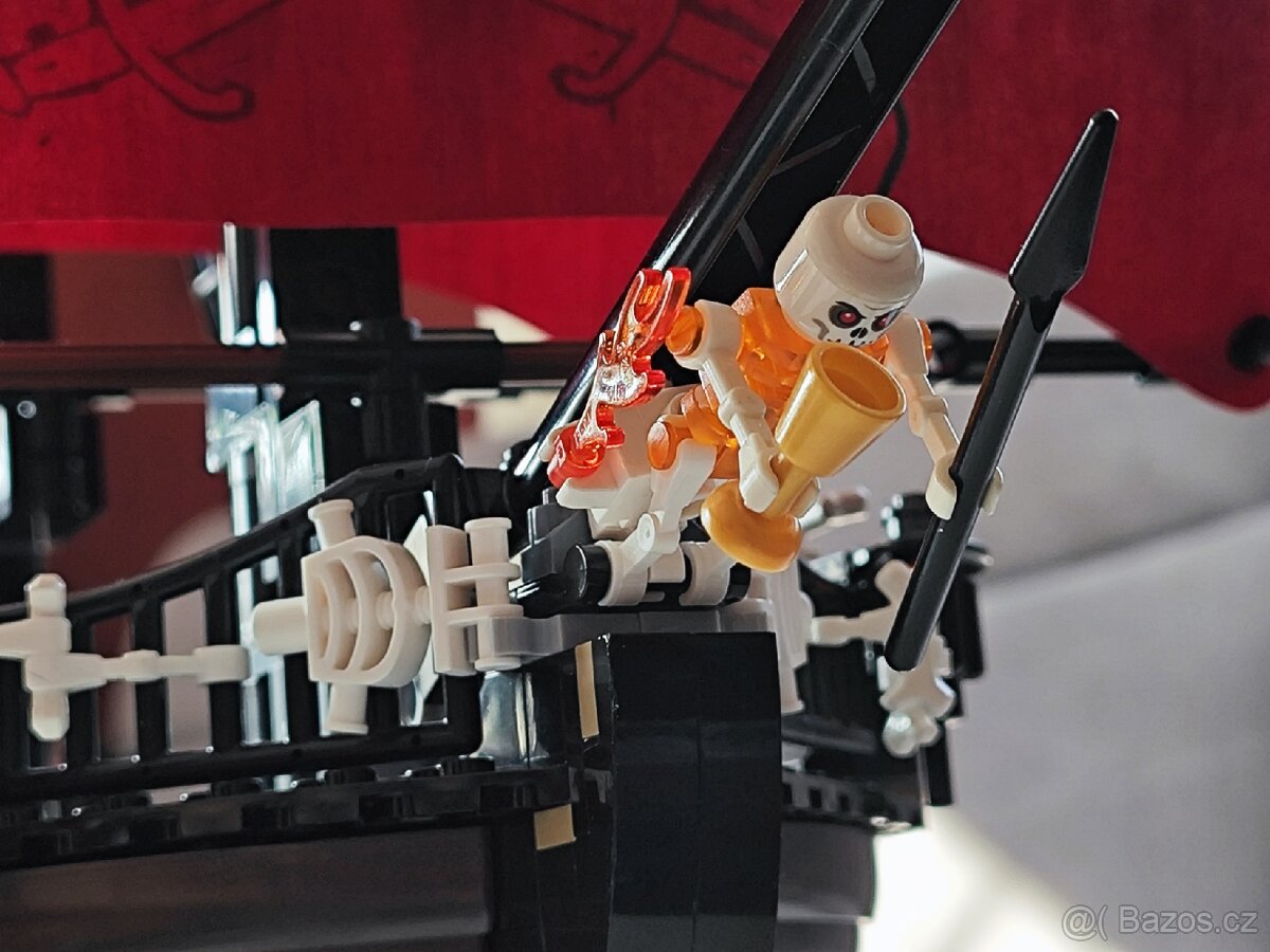 Lego 4195 - Queen Anne's Revenge - 9