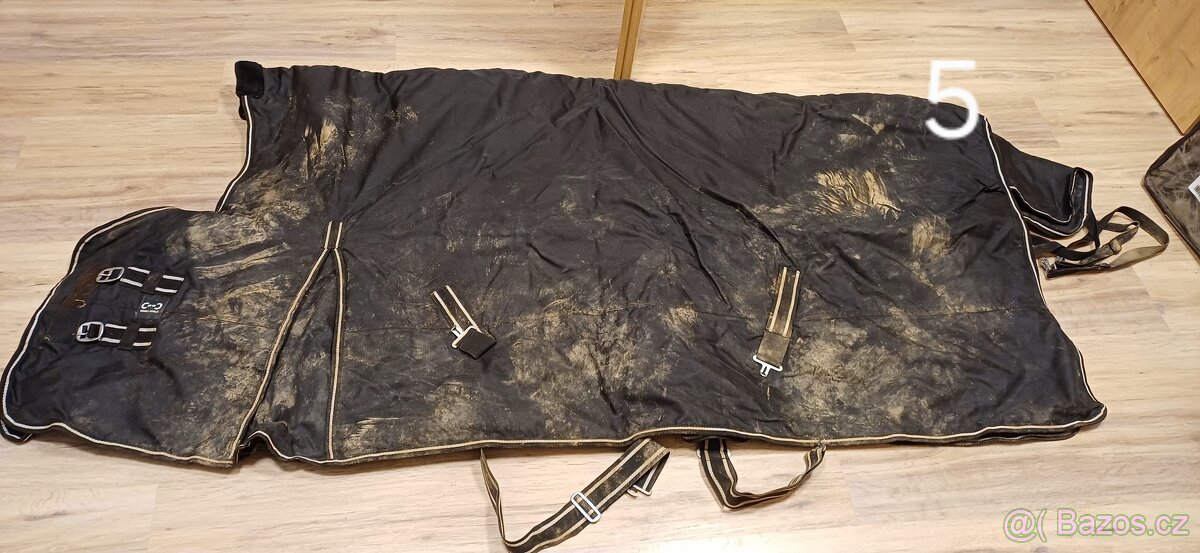 Prodám více výběhových dek na koně - 9