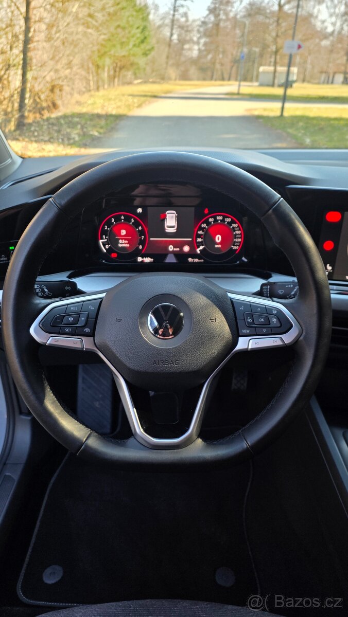 Vw Golf 8 1.5TSi, kombi, 1.majitel, super stav - 9