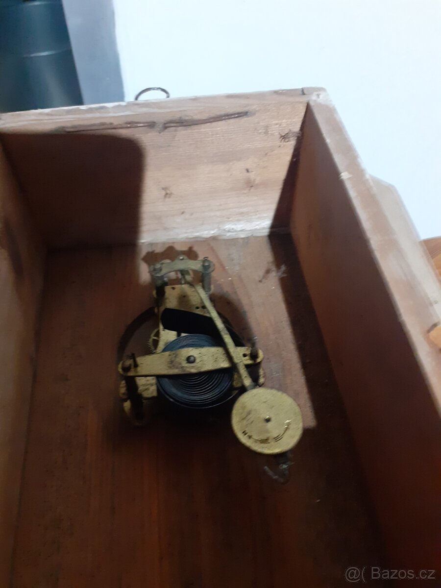 Retro plechové ,hranaté hodiny se sklem - 9