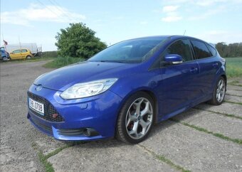 Ford Focus 2,0 ST 184 kW Serviska benzín - 9