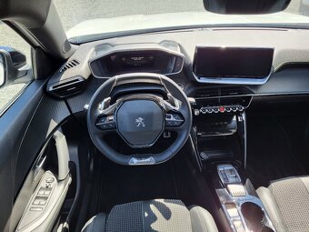 PEUGEOT 2008 GT 1.2 PureTech 130k AUTOMAT - ČR - 1.majitel - 9