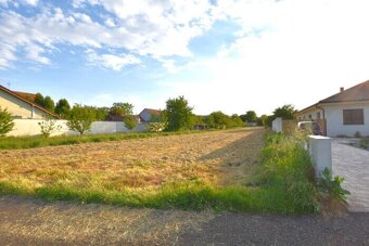 Prodej stavebního pozemku 1352 m Rajhrad, ul. Popovická (pa - 9