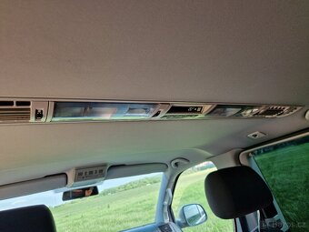 VW multivan T5.1 2.0TDi 103KW- manuál - 2x šoupačky - 9