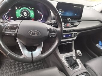 HYUNDAI I30,FASTBACK,1.5i,117Kw,1.majiel,koupeno v ČR - 9
