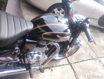 Royal Enfield Bullet 350 - 9