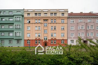 Prodej prostorného cihlového bytu 3+kk v nejžádanější lokali - 9