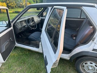 Škoda Favorit 135 lux - 9