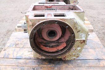 Zetor 6911 rozvodovka diferenciál - 9